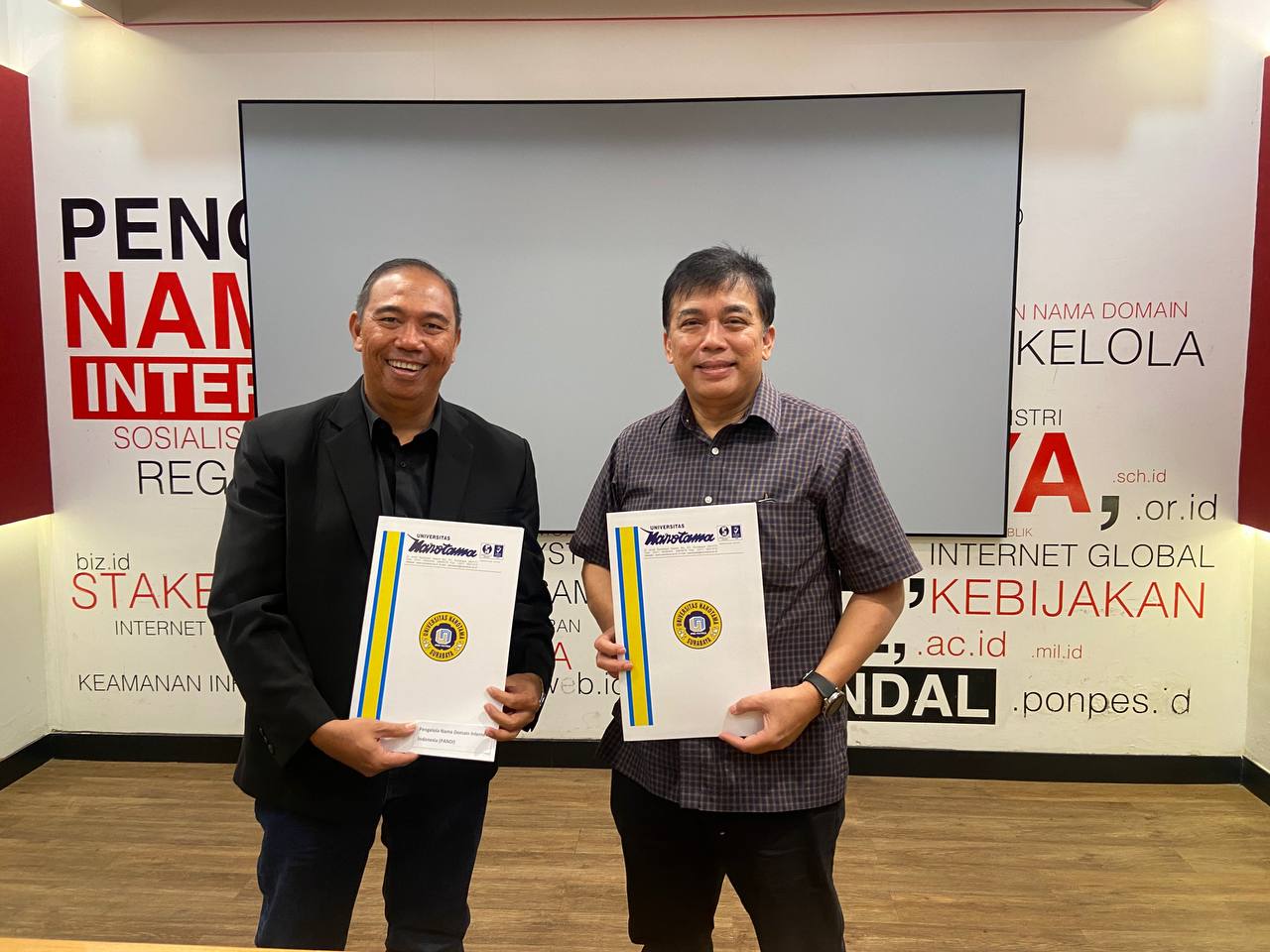 Penandatanganan MoU PANDI dan Universitas Narotama